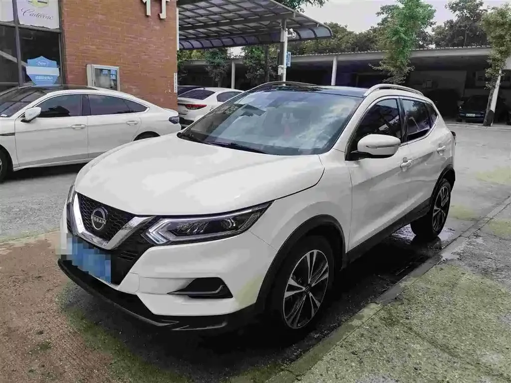 Nissan Qashqai — фото 1