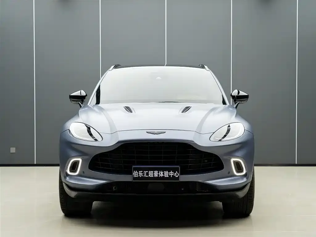 Aston Martin DBX — фото 7