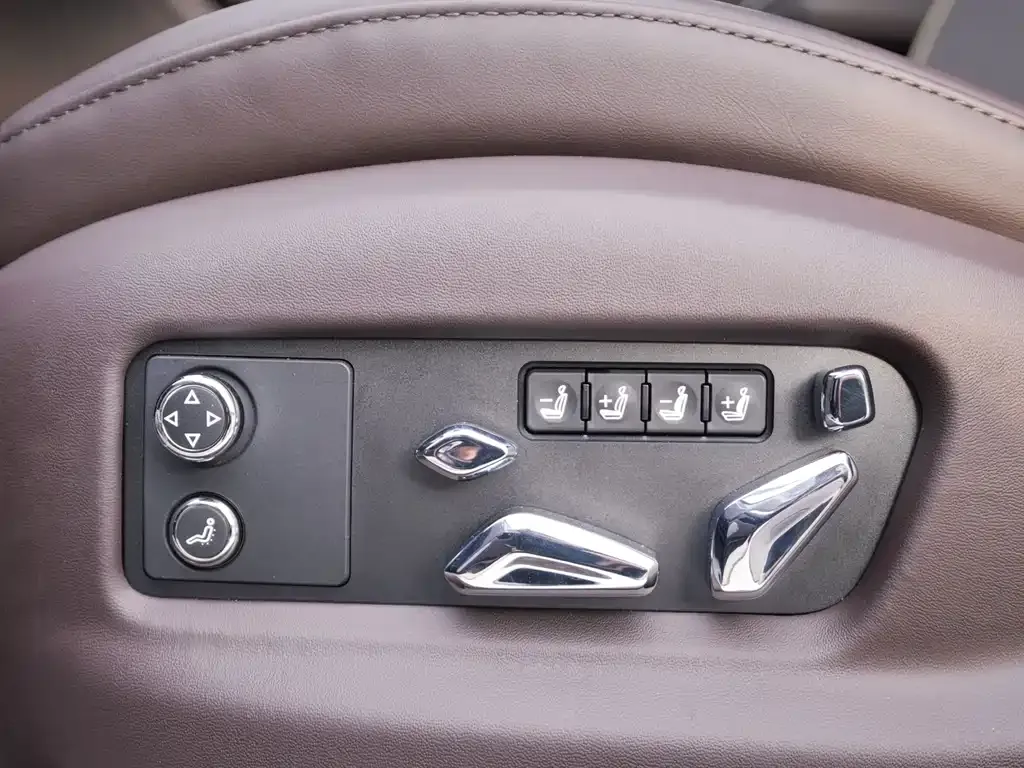 Bentley Flying Spur — фото 7