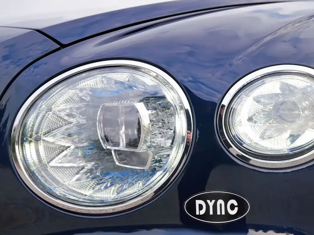 Bentley Flying Spur — фото 8