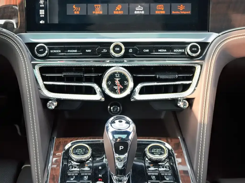 Bentley Flying Spur — фото 5