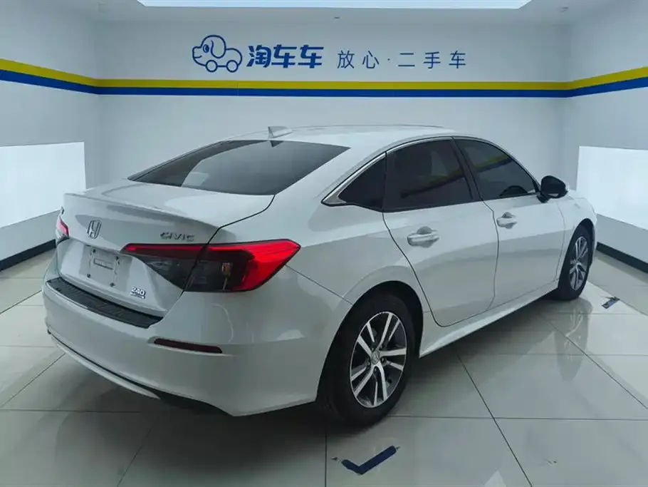 Honda Civic — фото 10