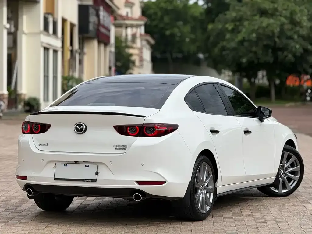 Mazda 3 Axela — фото 4