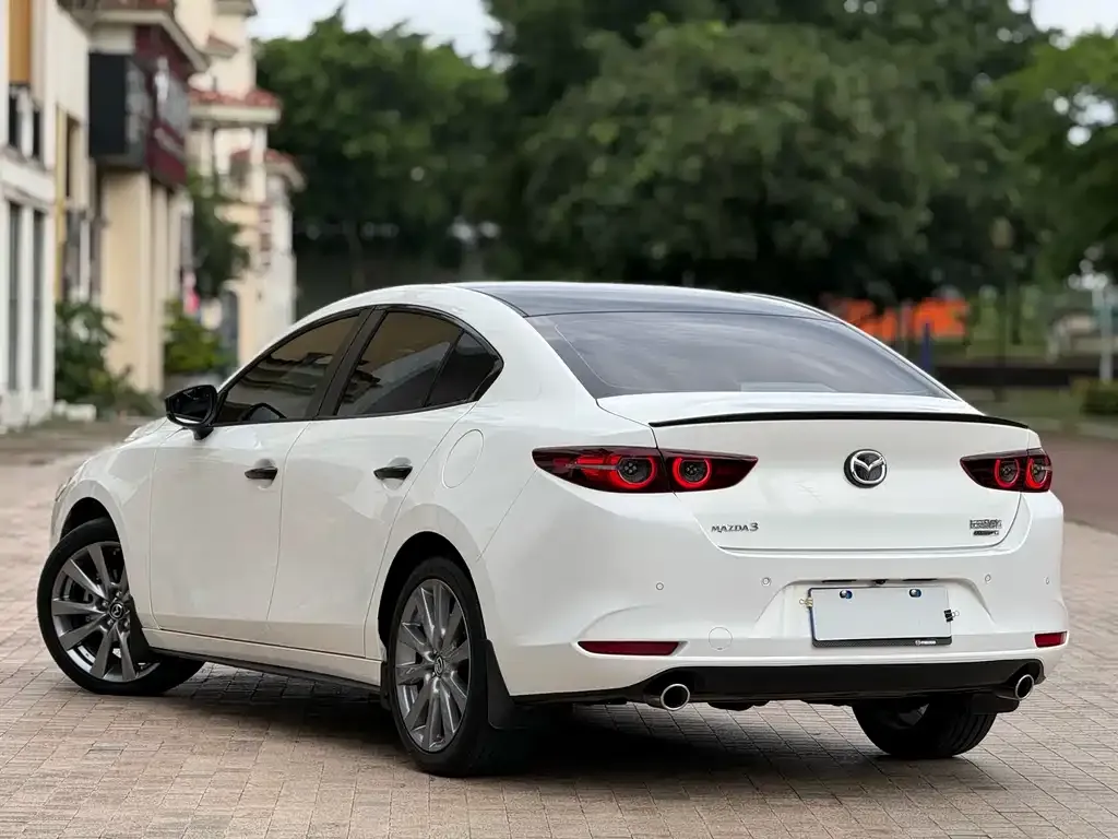 Mazda 3 Axela — фото 3