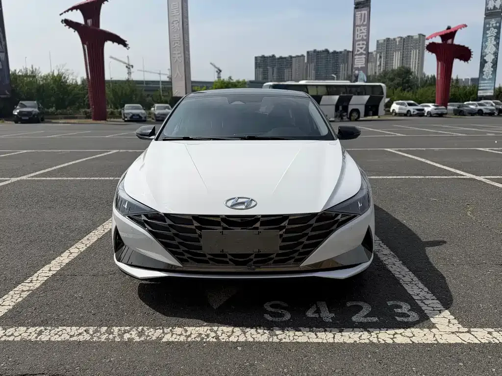 Hyundai Elantra — фото 5