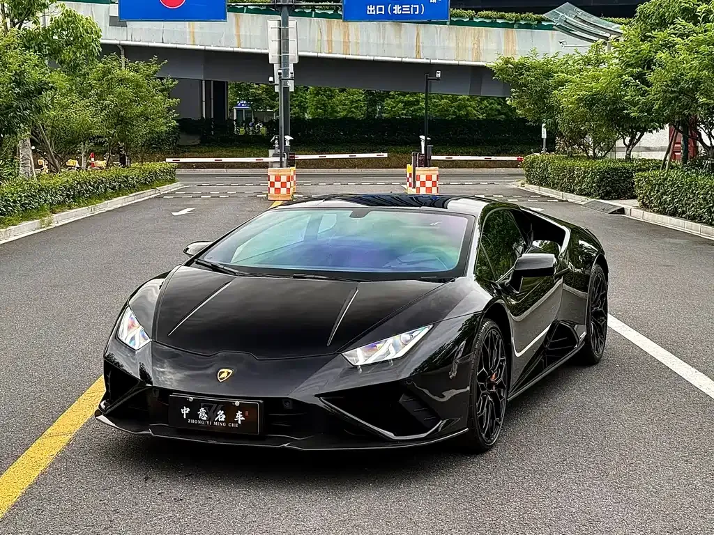 Lamborghini Huracan — фото 1