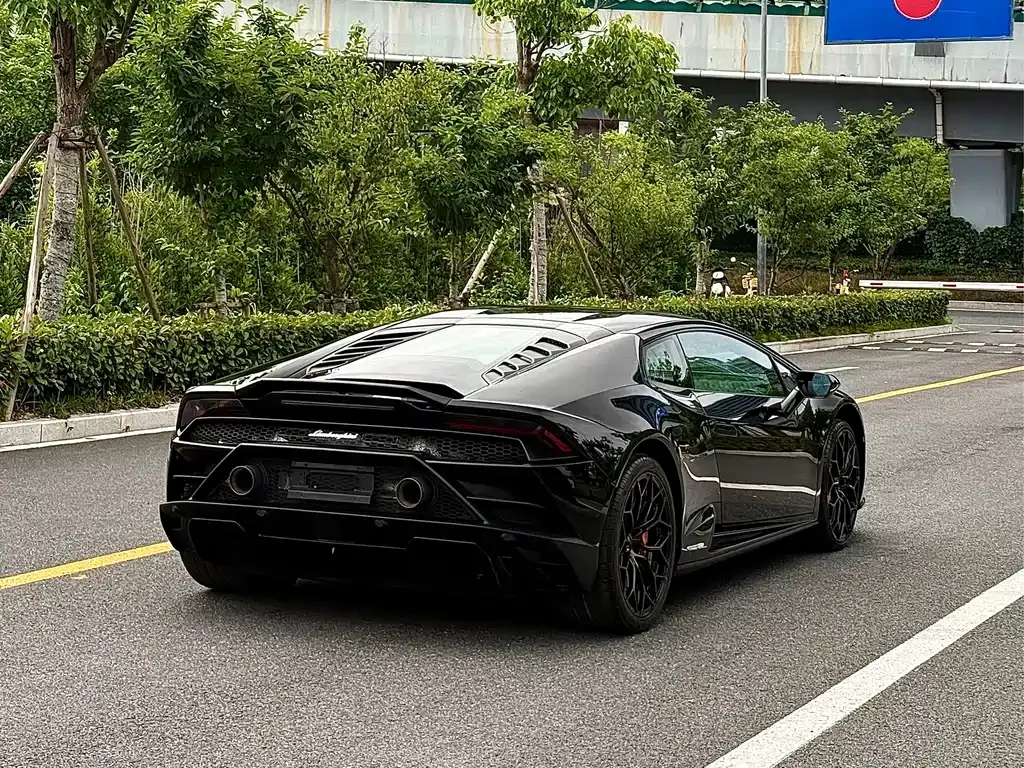 Lamborghini Huracan — фото 7