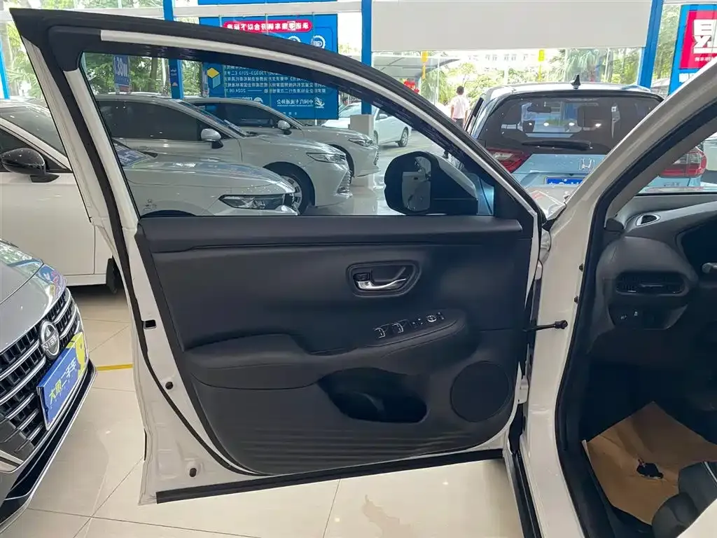 Honda HR-V 2024 из CN, фото 4
