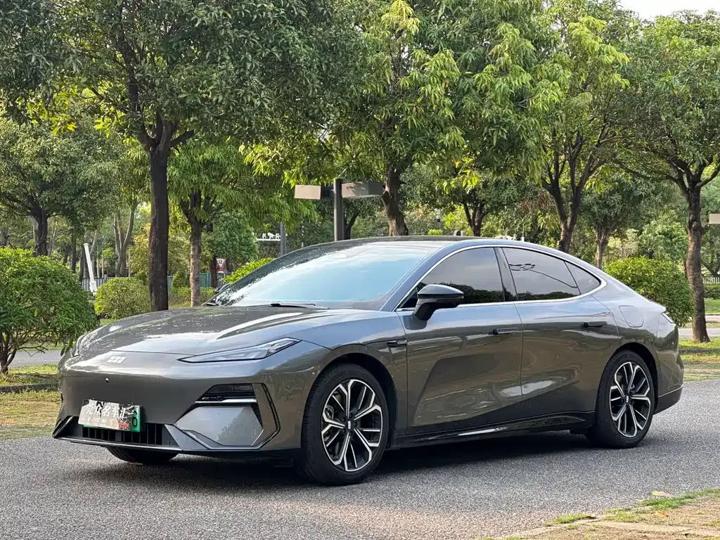 Geely Galaxy E8 — фото 1