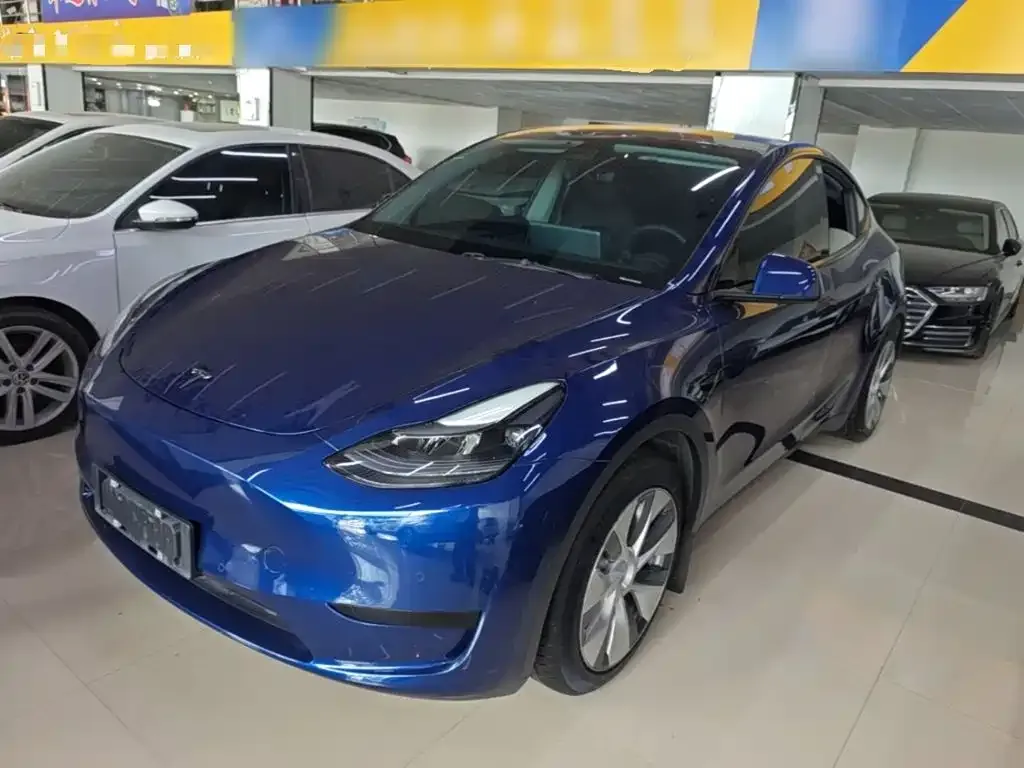 Tesla Model Y — фото 6