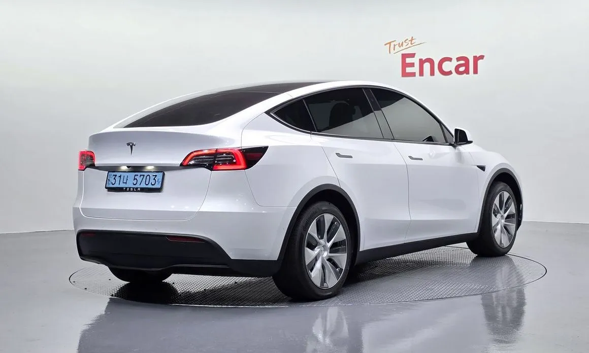 Tesla Model Y 2021 из KR, фото 2