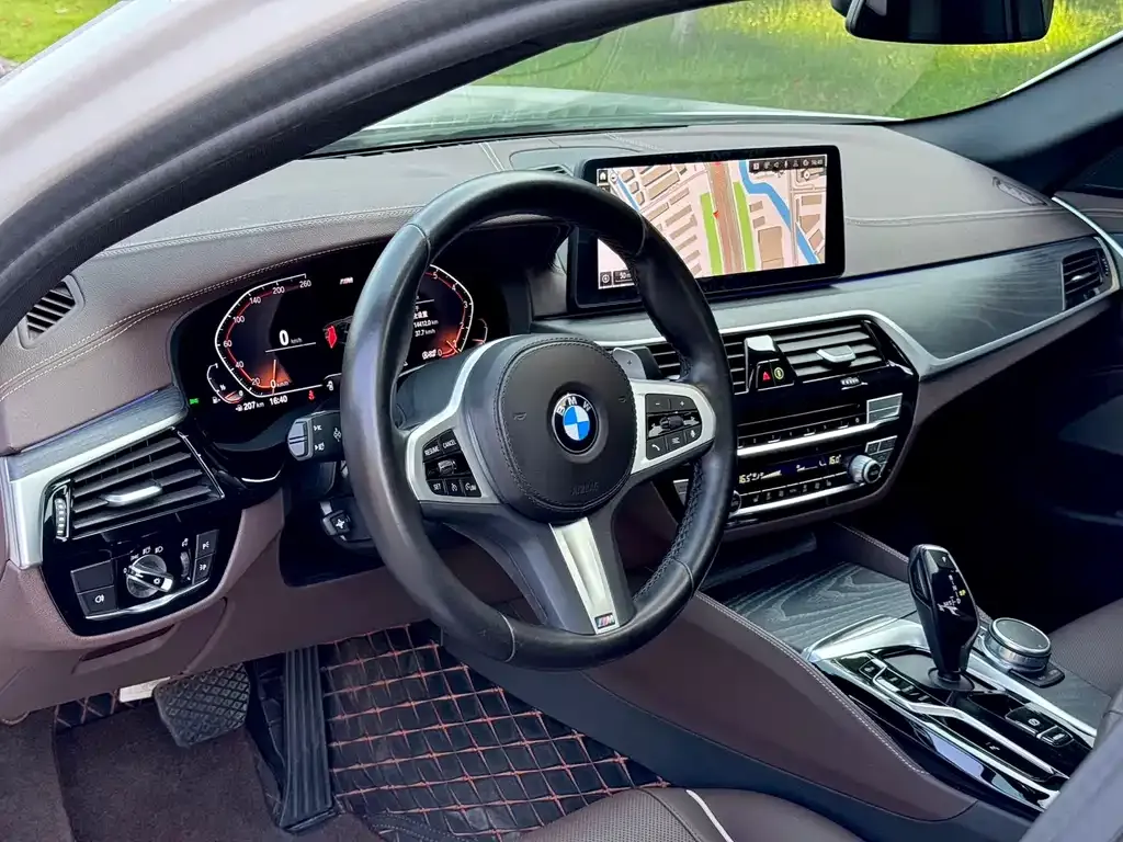 BMW 5 Series 2022 из CN, фото 2