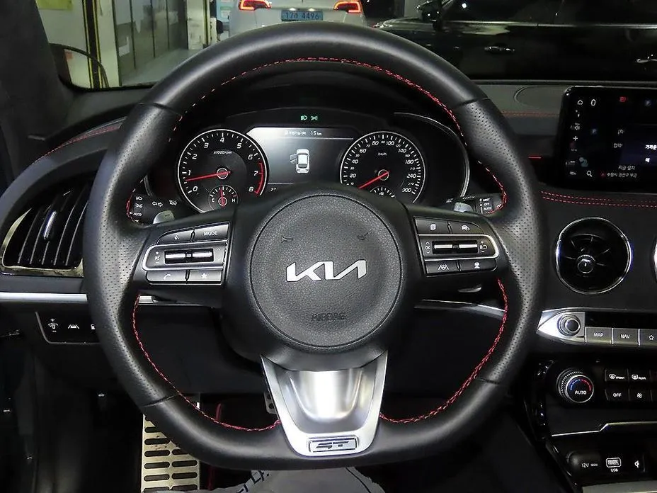 Kia Stinger 2023 из KR, фото 6