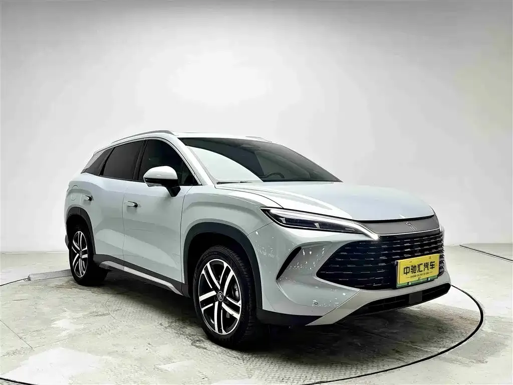 BYD L DM-i — фото 9