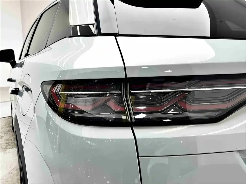 BYD L DM-i — фото 7