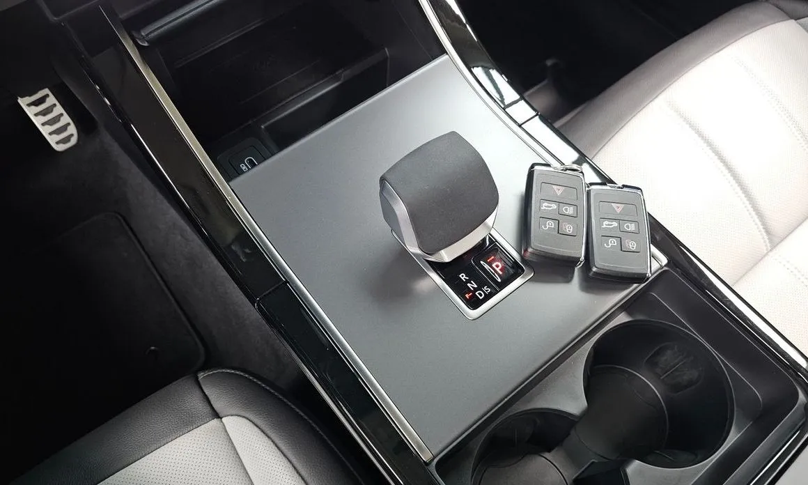 Land Rover Range Rover Evoque 2025 из KR, фото 2
