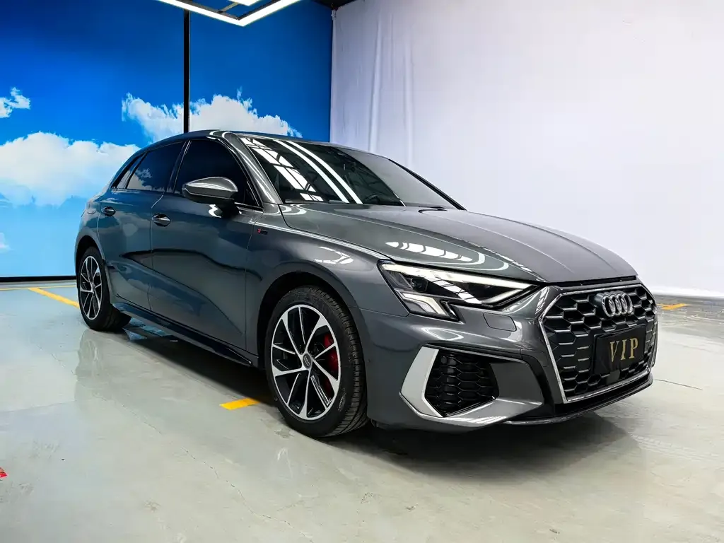 Audi A3 — фото 1