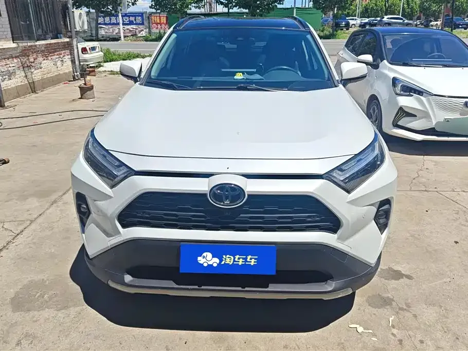 Toyota RAV4 — фото 5