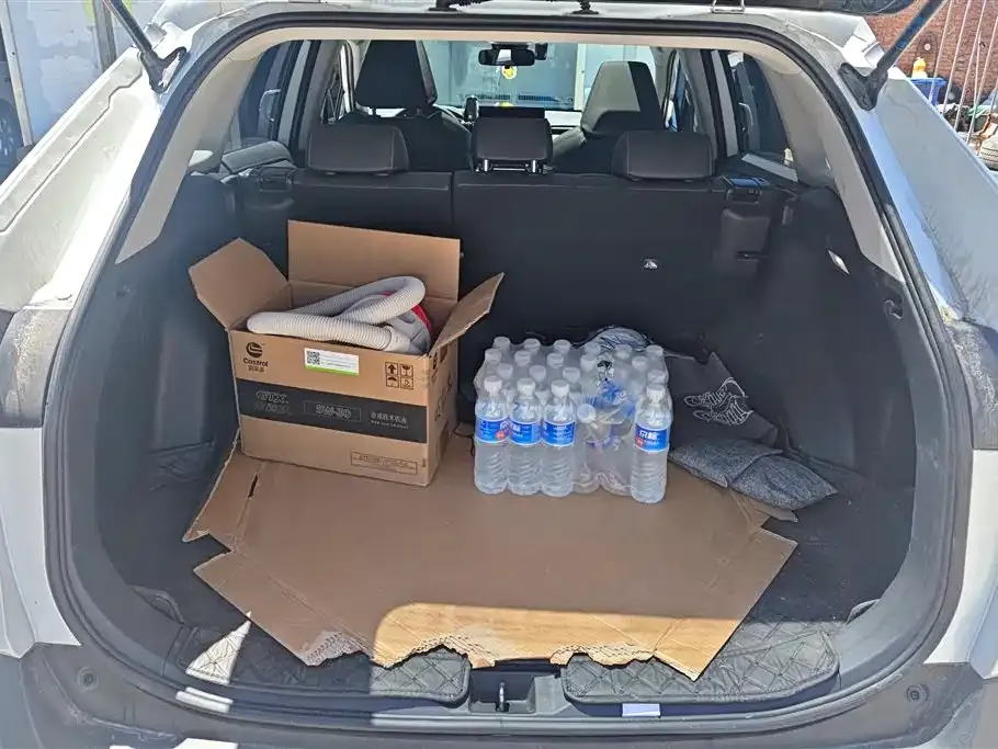 Toyota RAV4 — фото 6