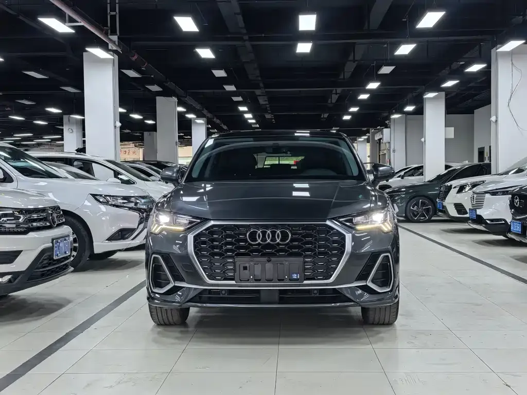 Audi Q3 Sportback 2023 из CN, фото 10