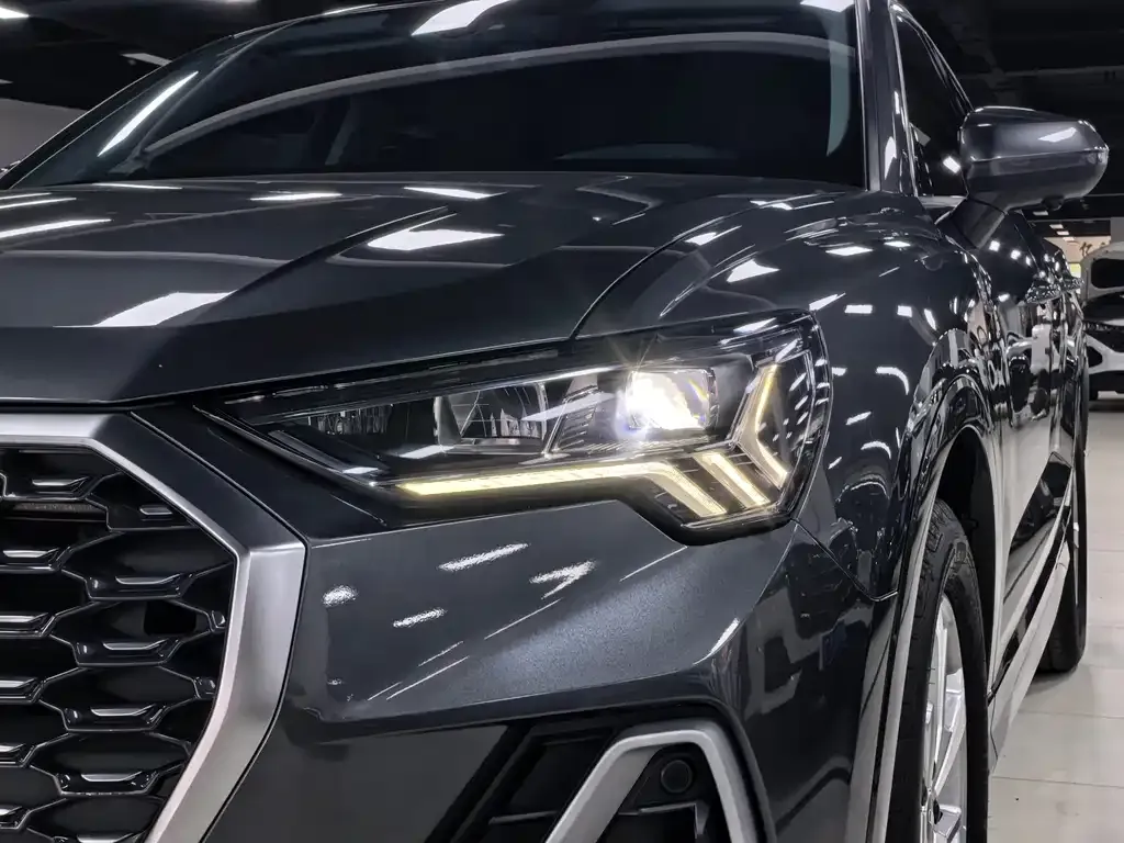Audi Q3 Sportback 2023 из CN, фото 2
