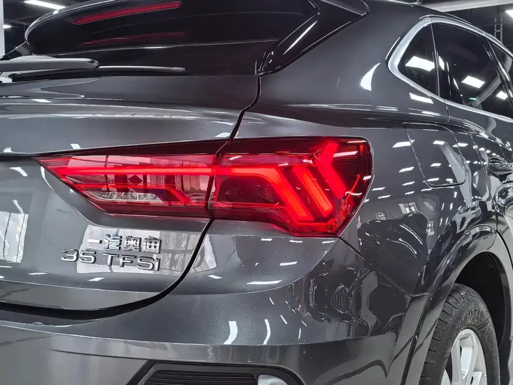 Audi Q3 Sportback 2023 из CN, фото 3