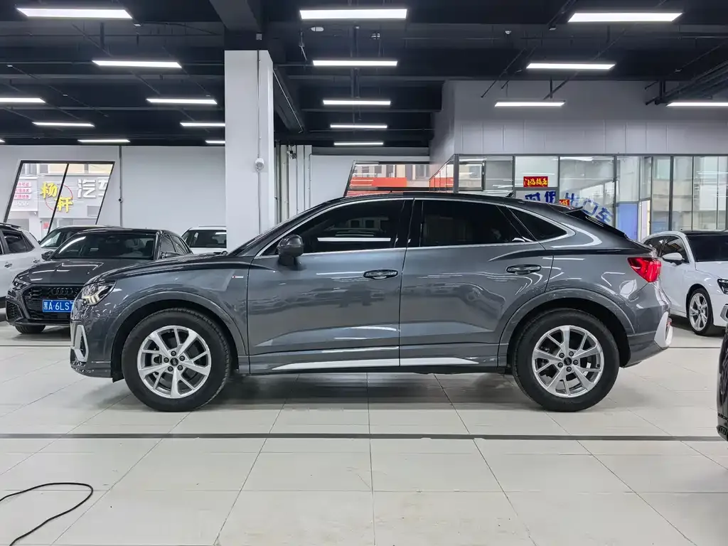 Audi Q3 Sportback 2023 из CN, фото 9