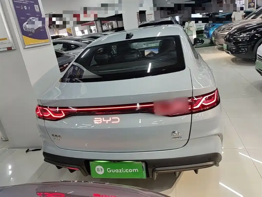 BYD Qin L — фото 10
