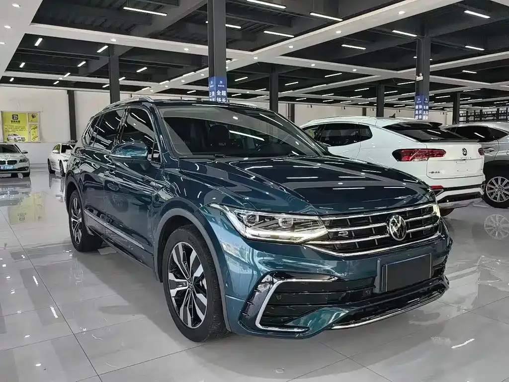Volkswagen Tiguan L — фото 5
