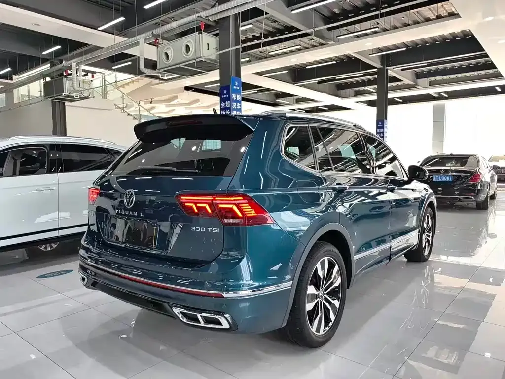 Volkswagen Tiguan L — фото 6