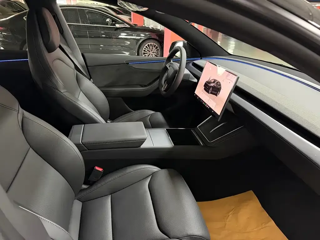 Tesla Model Y L — фото 4