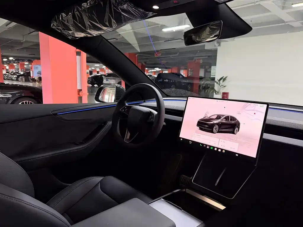 Tesla Model Y L — фото 6