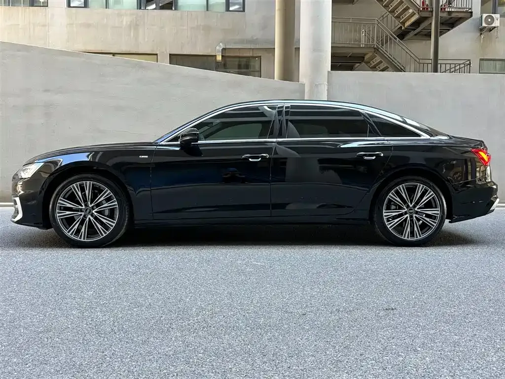 Audi A6L — фото 8