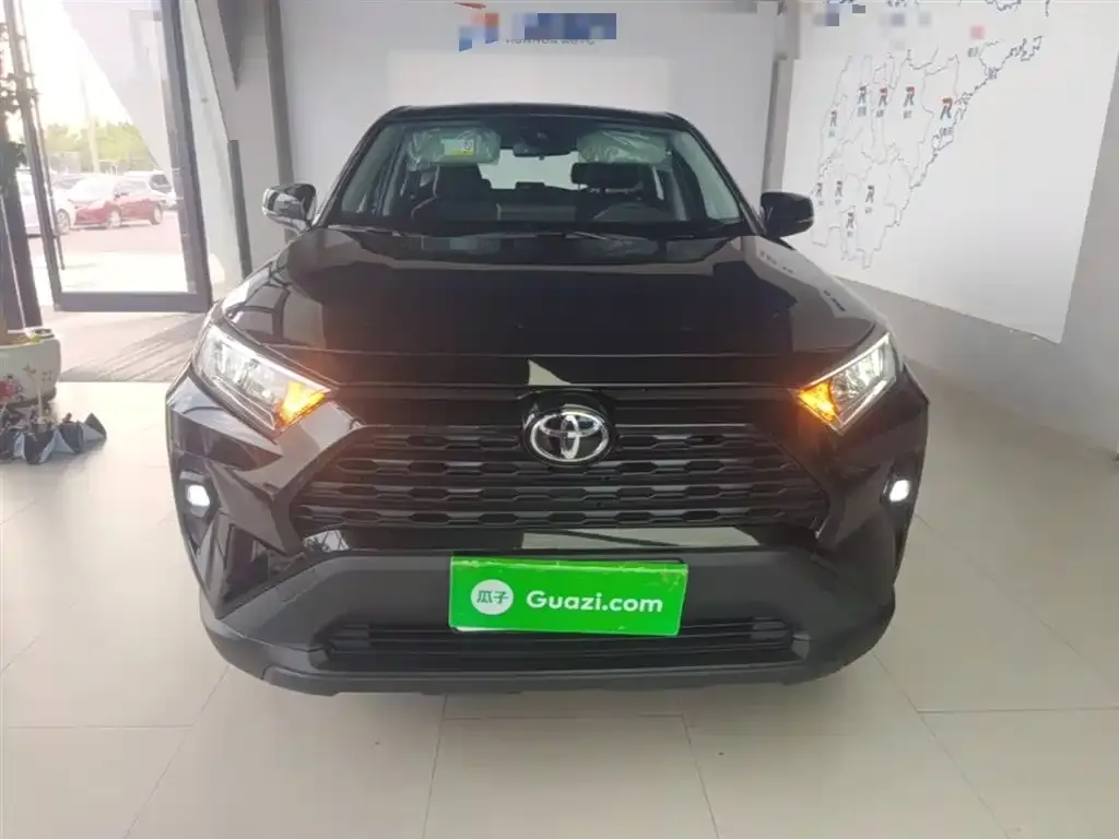 Toyota RAV4 — фото 2