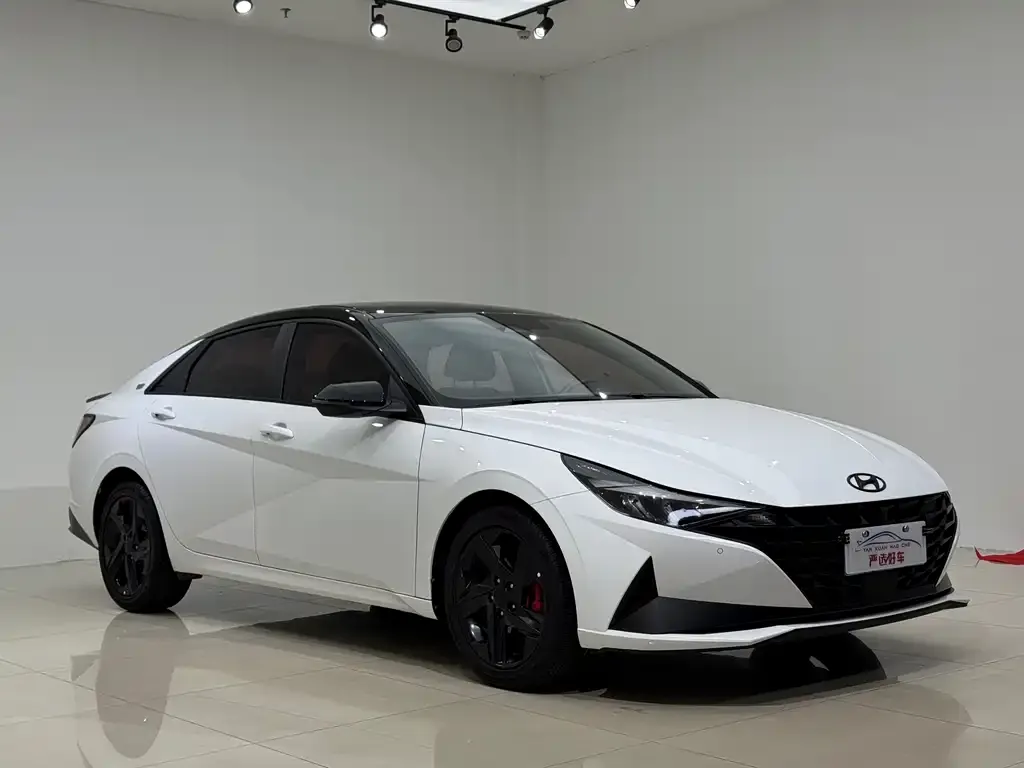 Hyundai Elantra — фото 3