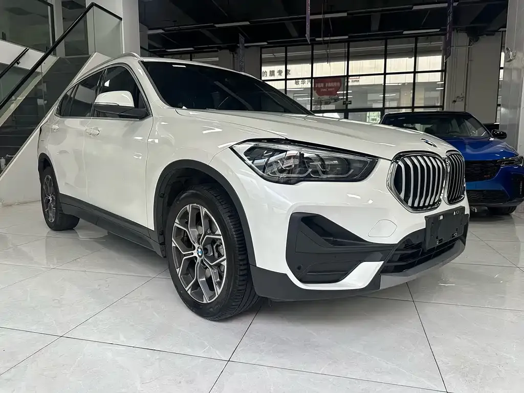 BMW X1 — фото 5