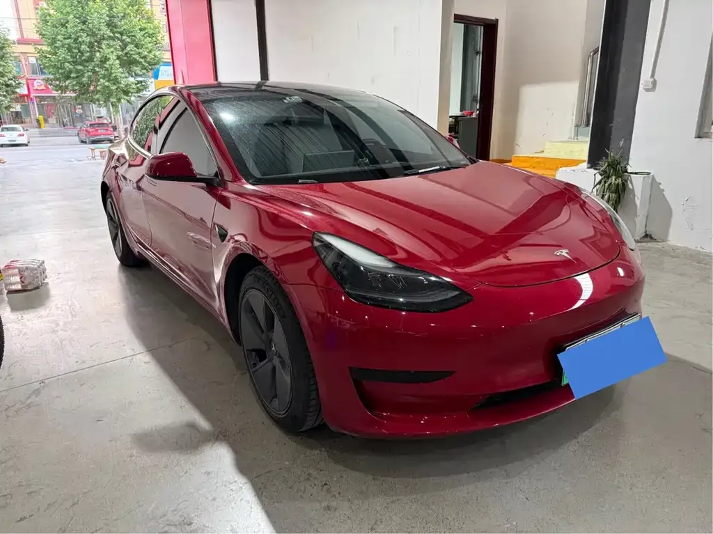 Tesla Model 3 — фото 8