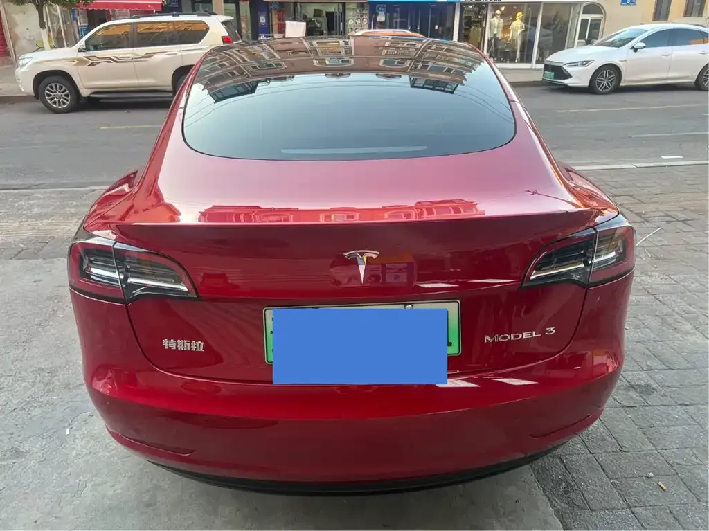 Tesla Model 3 — фото 2