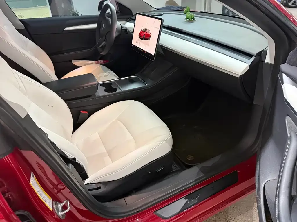 Tesla Model 3 — фото 6