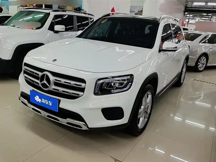 Mercedes-Benz GLB — фото 1