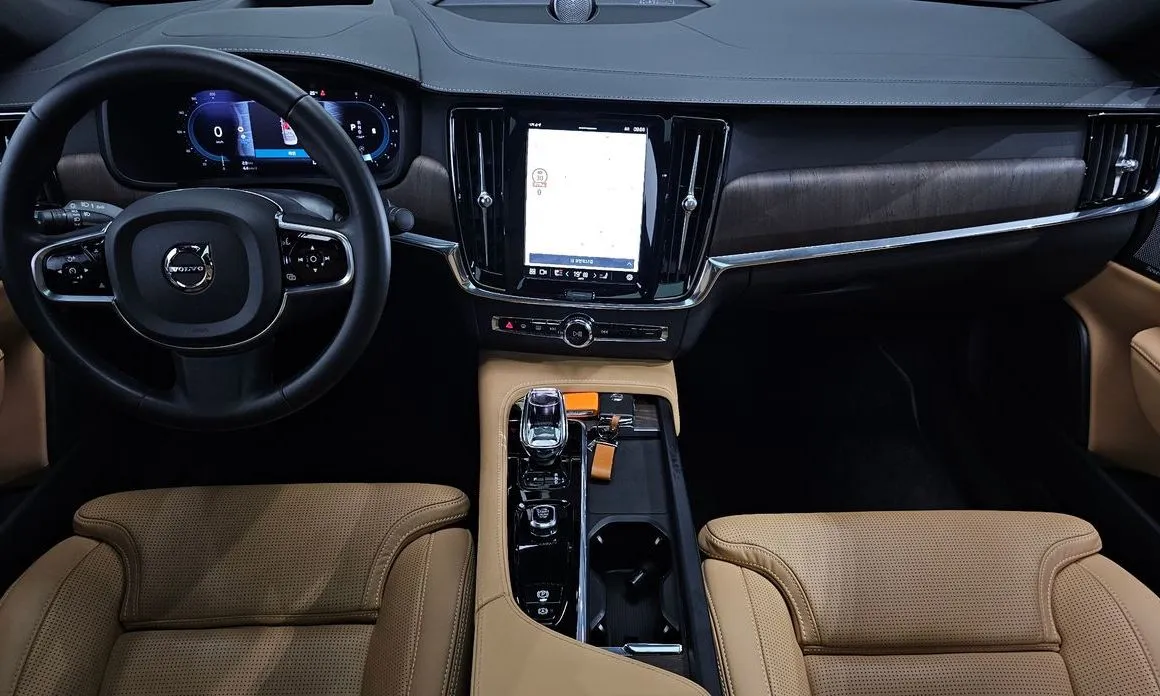 Volvo S90 2023 из KR, фото 8
