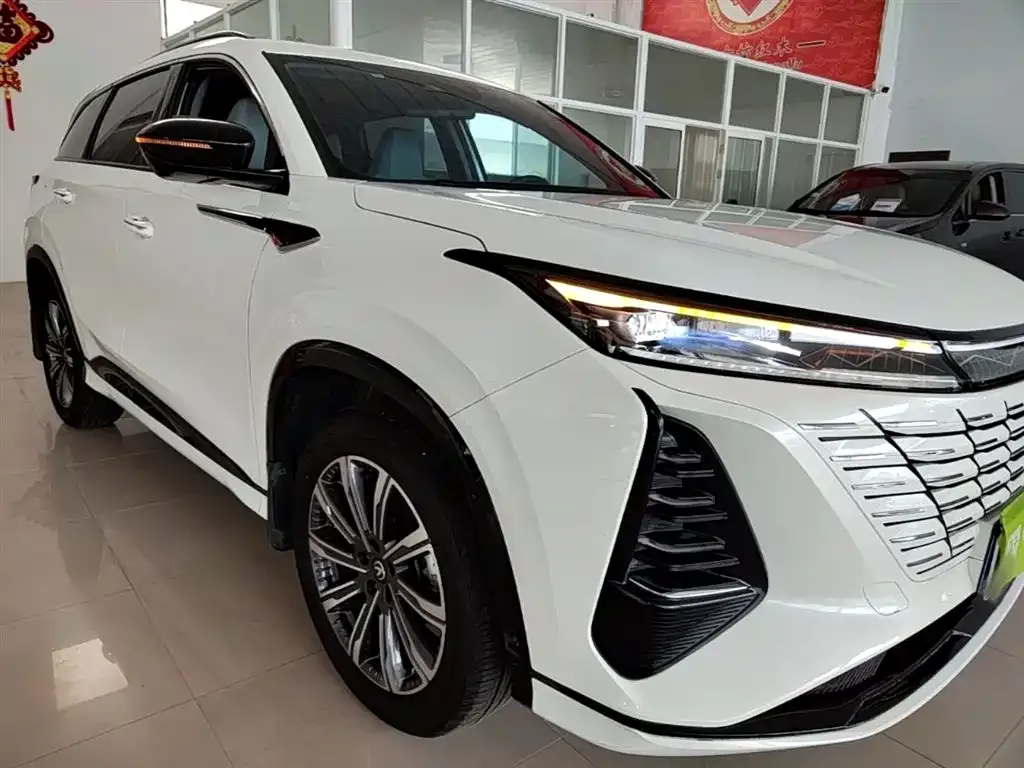 Changan CS75PLUS — фото 10
