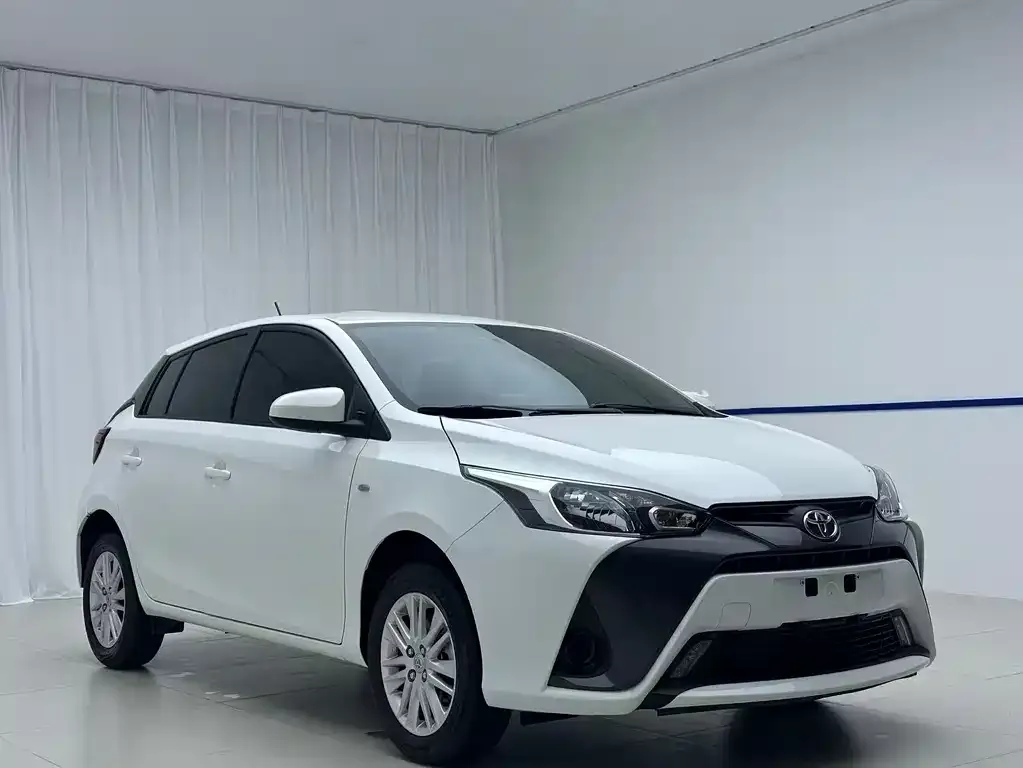 Toyota Yaris L — фото 10