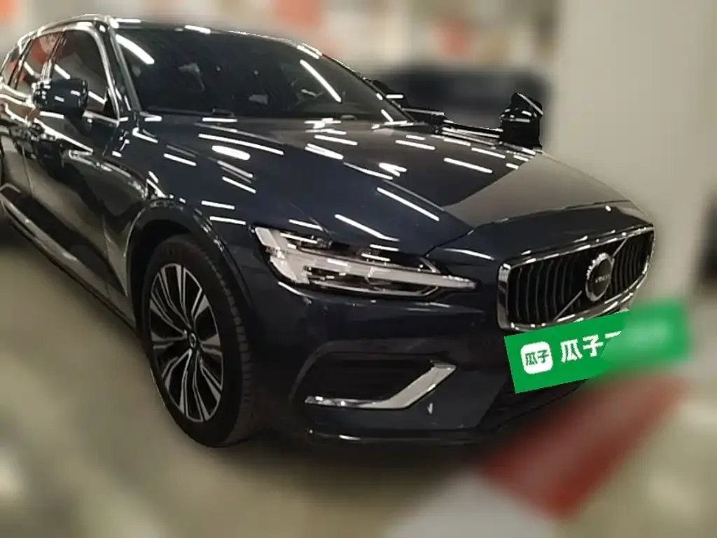 Volvo V60 2024 из CN, фото 4