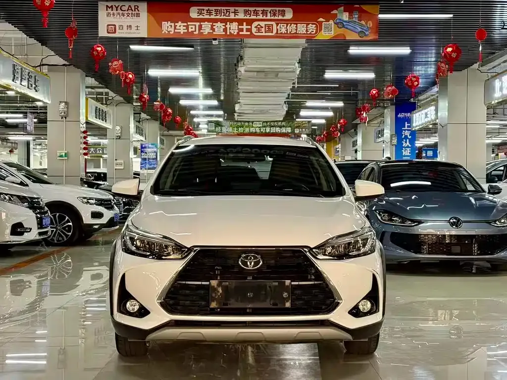 Toyota Yaris L — фото 10