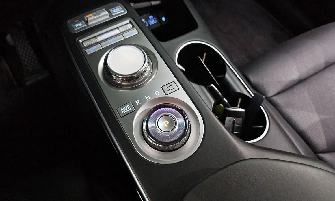Genesis GV70 — фото 10