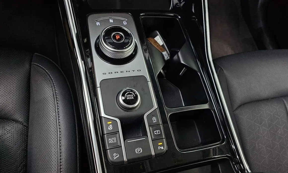 Kia Sorento — фото 6