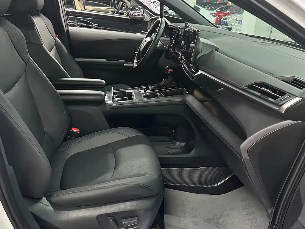 Toyota Sienna — фото 4