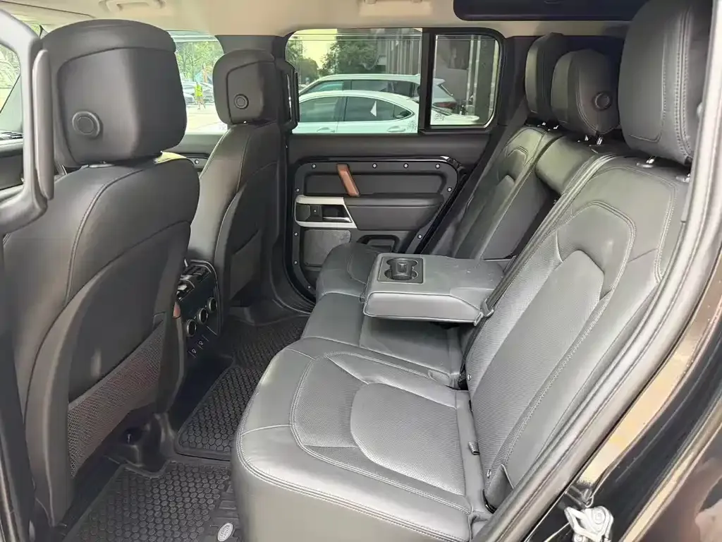 Land Rover Defender — фото 2