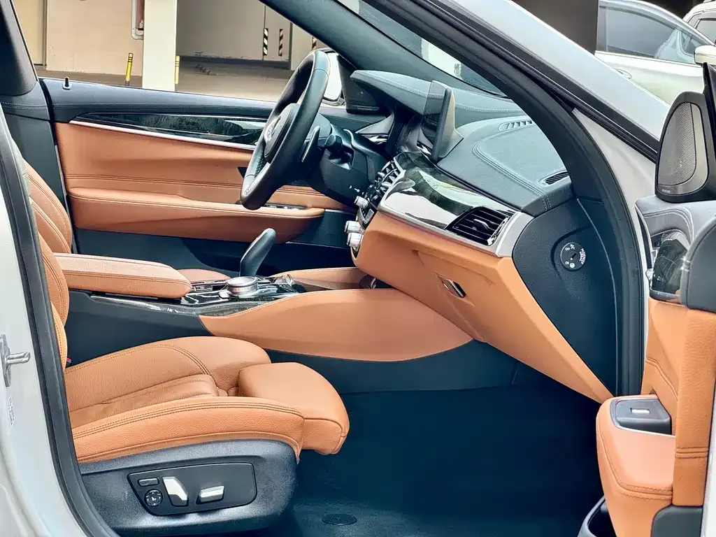 BMW 6 Series GT — фото 10